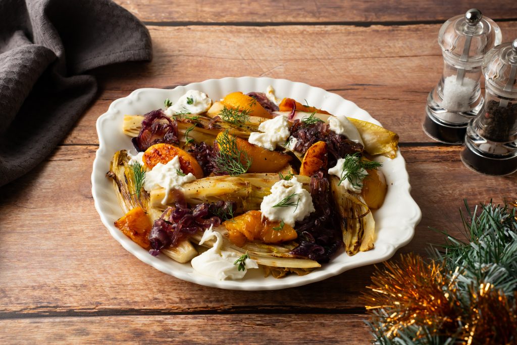 Gegrilde witlof met perzik en burrata