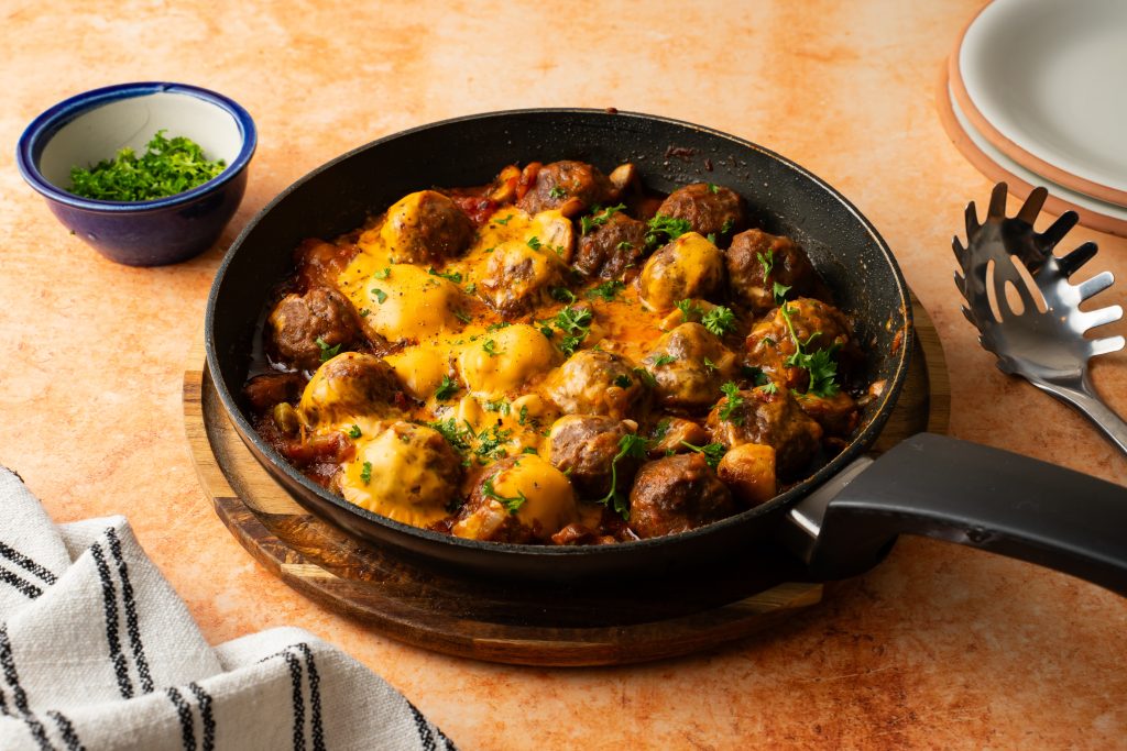 Gehaktballetjes in witlof saus met cheddar